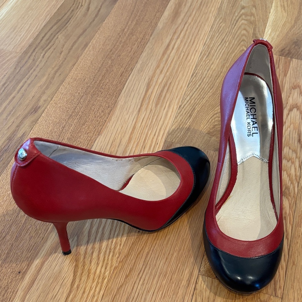 Michael, Michael Kors, Alina flex pumps in red and black